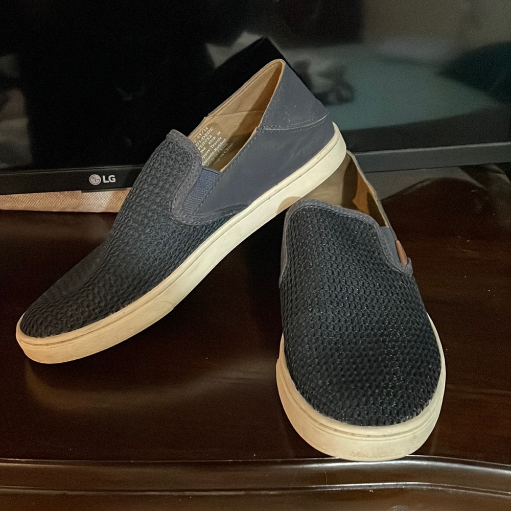 Womens OluKai Pehuea slip on sneaker in pavement size 8.5💙